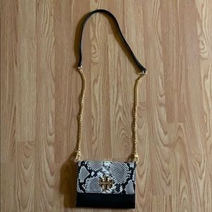 Tory Burch pocket book